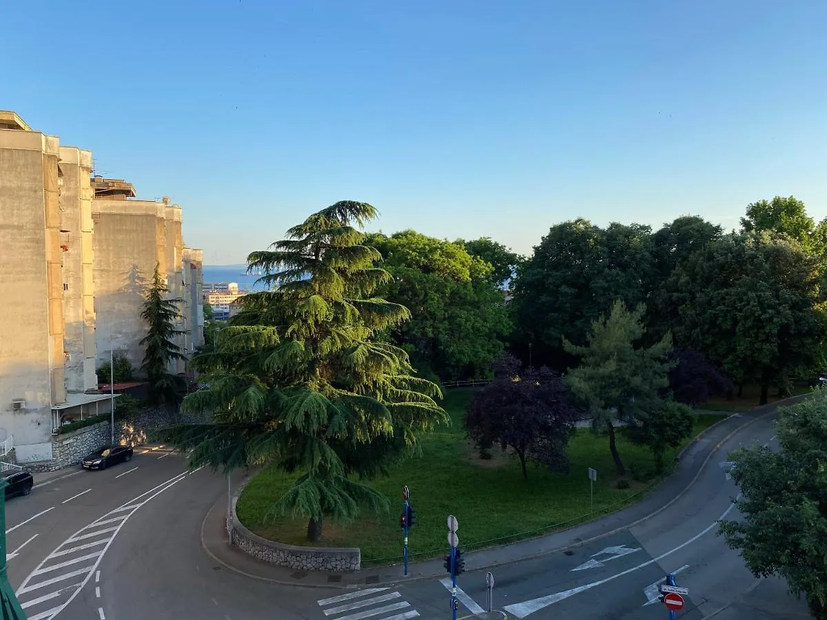 Bright Apartment 45M2 - Free Parking - Wifi Rijeka Croacia