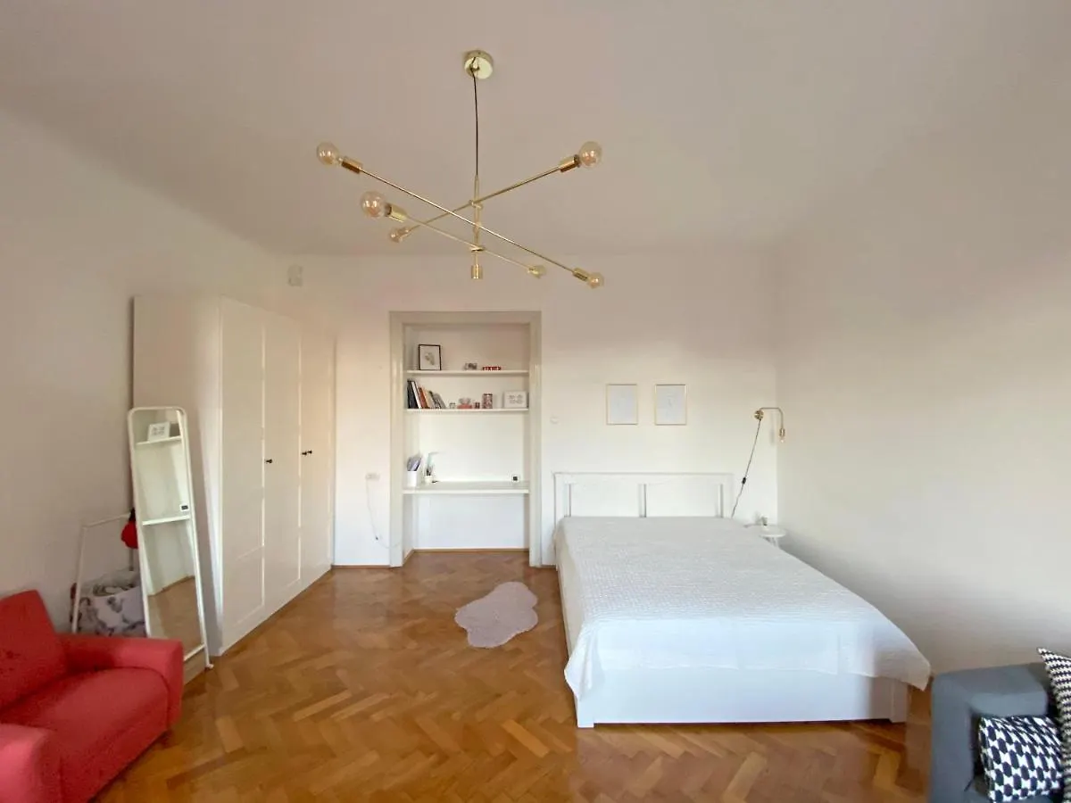Bright Apartment 45M2 - Free Parking - Wifi Rijeka