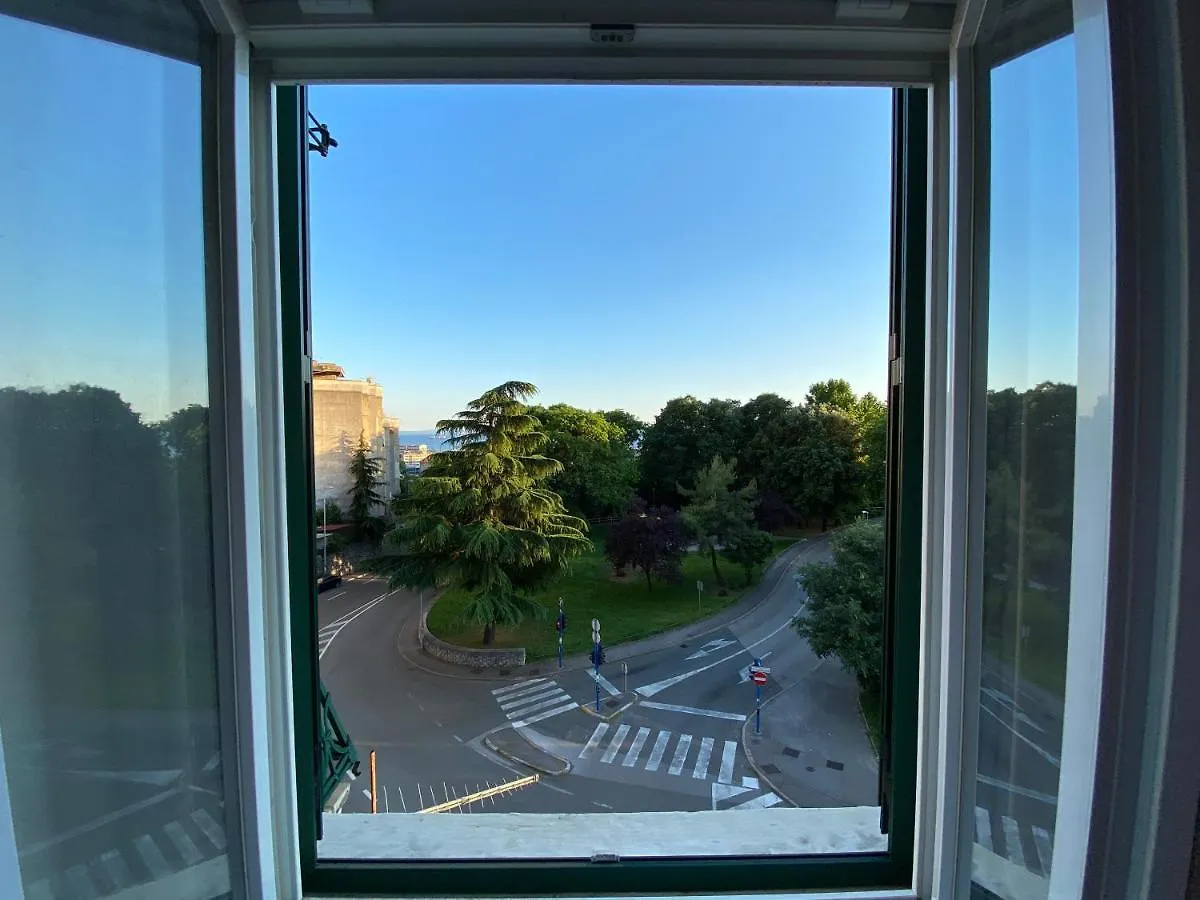 Bright Apartment 45M2 - Free Parking - Wifi Rijeka