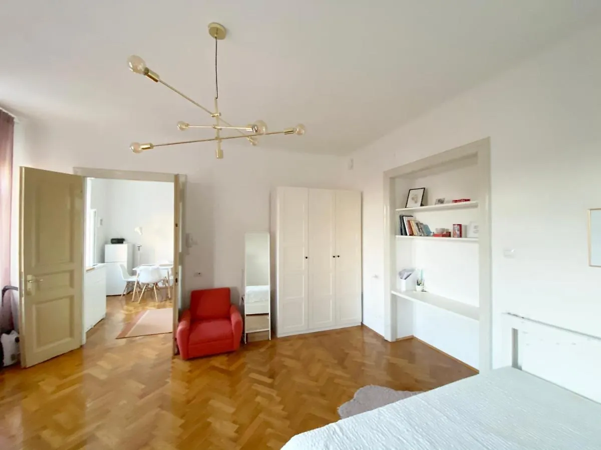 Bright Apartment 45M2 - Free Parking - Wifi Rijeka