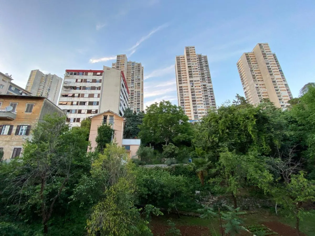 Bright Apartment 45M2 - Free Parking - Wifi Rijeka